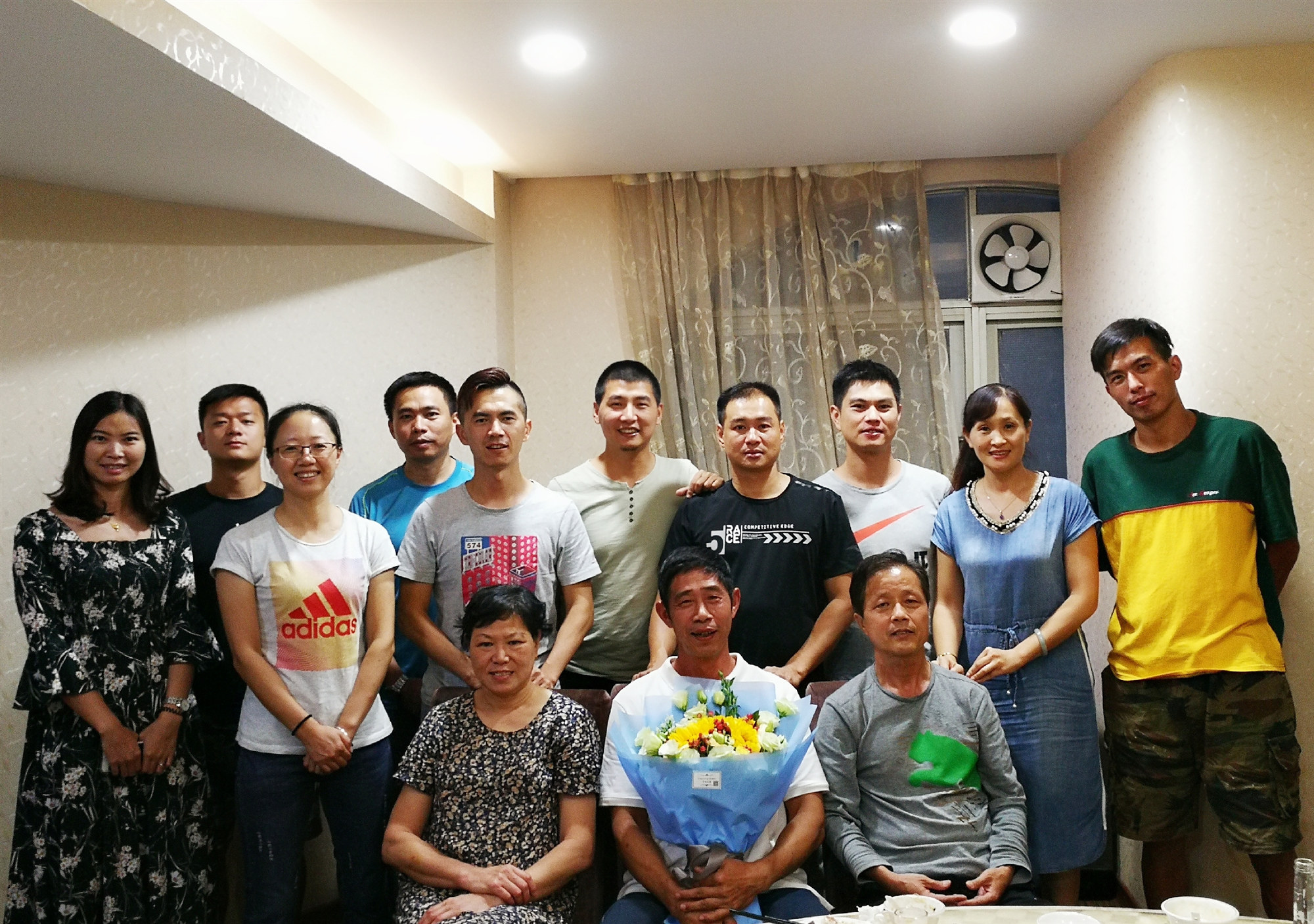 2018年9月欢送陈永成老师退休_副本.jpg